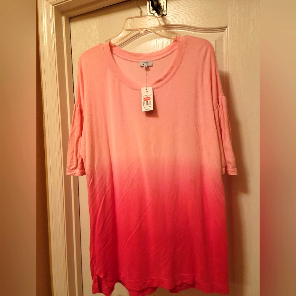 Woman's Short Sleeve top